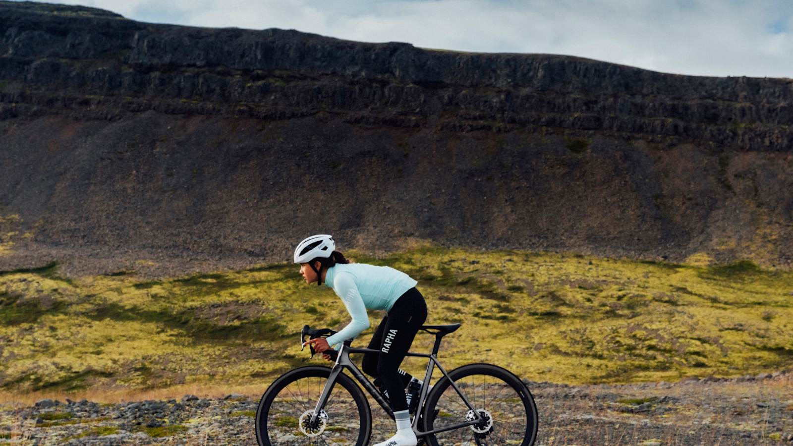 THE RAPHA GUIDE TO LAYERING THE RAPHA GUIDE TO LAYERING